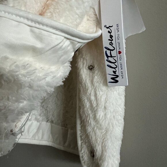 WallFlower | Women’s Fleece Pullover Sweater | Size XL - Picture 8 of 8